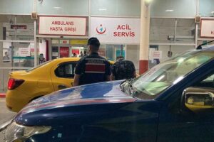 İZMİR’in Bayındır ilçesinde, jandarmanın yaptığı uyuşturucu operasyonunda, şüphelilerin ateş açması