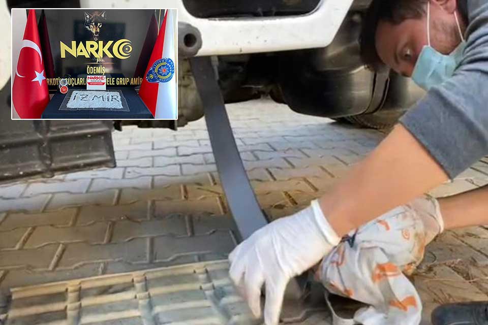 İzmir'in &Ouml;demiş il&ccedil;esinde, ş&uuml;phe &uuml;zerine durdurulan kamyonetin ak&uuml;s&uuml;ne gizlenmiş 1