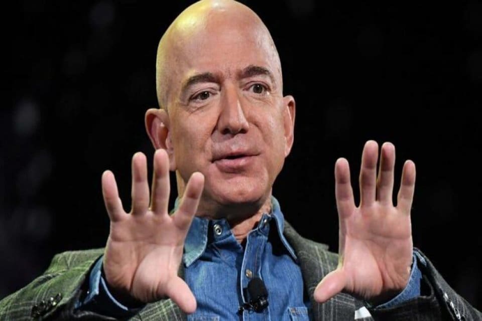 D&uuml;nyanın en zengin kişisi Jeff Bezos, Rus girişimci Yuri Milner