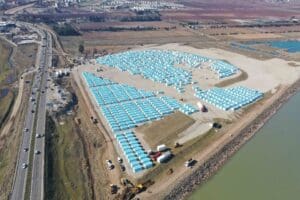 Diyarbakır'ın Silvan İl&ccedil;esi karayolu &uuml;zerindeki Dicle Nehri kıyısındaki kum ocakları