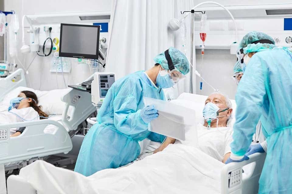 Bilim Kurulu &Uuml;yesi Prof. Dr. Alper Şener, Omicron varyantının T&uuml;rkiye'de