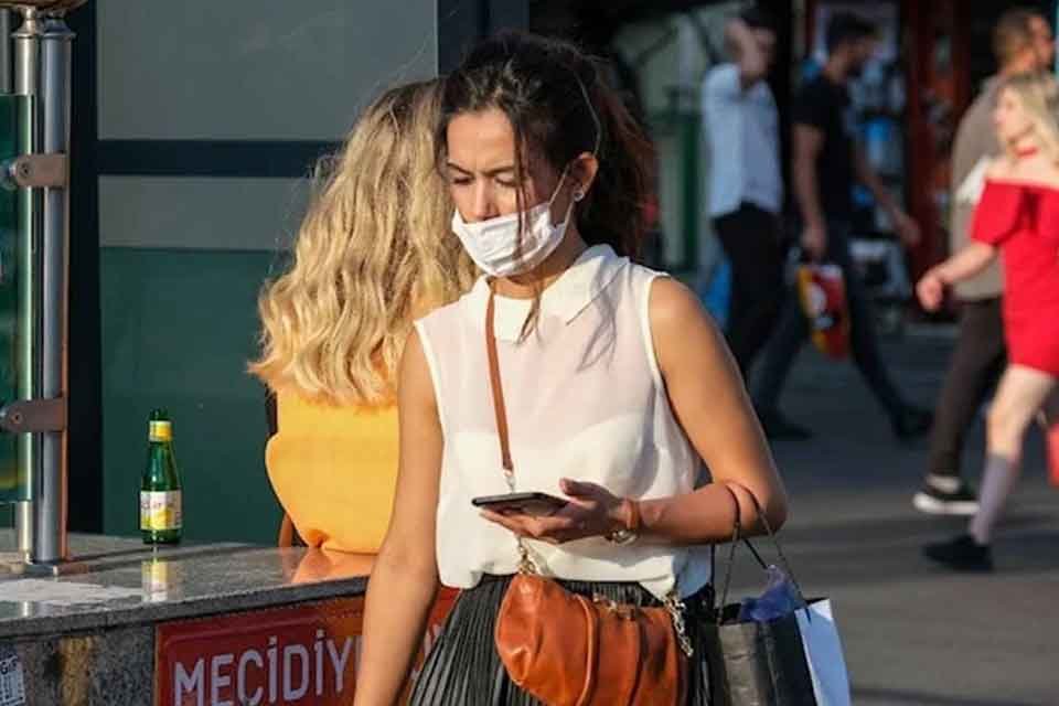 Bilim insanları koronavirüsü salgını geçirenlerde görülen "uzun Covid-19" sendromunda yeni