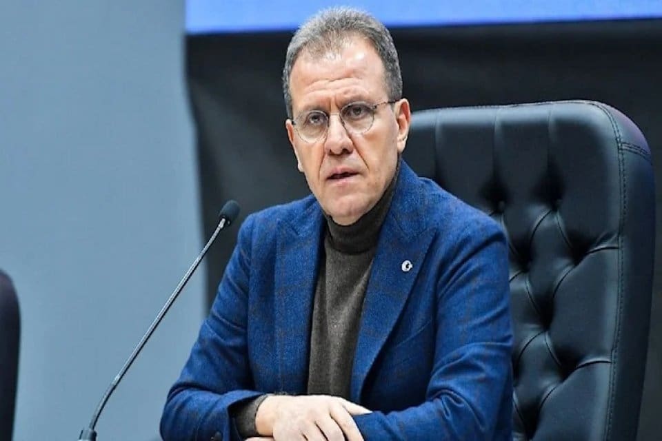 CHP&rsquo;li Mersin B&uuml;y&uuml;kşehir Belediye Başkanı Vahap Se&ccedil;er, depremin vurduğu 10