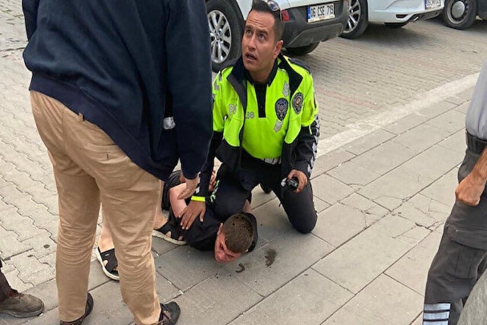 Ankara'nın Ke&ccedil;i&ouml;ren il&ccedil;esinde Emre G., tartıştığı eniştesi Murat Dadaş'ı başına