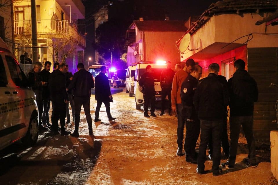 Denizli'nin Pamukkale il&ccedil;esinde, tek katlı m&uuml;stakil evde 2 yaşındaki Murat