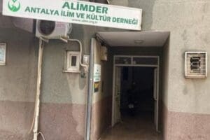 Antalya'da bir tarikata ait ka&ccedil;ak yurtta, 18 yaşındaki &uuml;niversite &ouml;ğrencisi