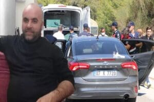 Antalya'da, Ramazan Kırınfil'in (45), otomobilinde boğazı kesilip &ouml;ld&uuml;r&uuml;lmesi ve y&uuml;kl&uuml;