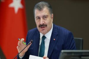 Sağlık Bakanı Fahrettin Koca, kovid-19 vakalarındaki artış devam ederken hastanelerdeki