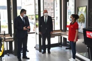 Sağlık Bakanlığı&rsquo;nca a&ccedil;ıklanan koronavir&uuml;s haritasında y&uuml;zde 60,2 aşılama oranıyla turuncu