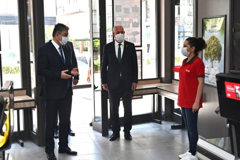 Sağlık Bakanlığı&rsquo;nca a&ccedil;ıklanan koronavir&uuml;s haritasında y&uuml;zde 60,2 aşılama oranıyla turuncu