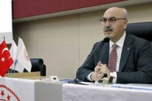 İzmir Valisi Yavuz Selim K&ouml;şger, İzmirlilerin aşı duyarlılığı ve sağlık