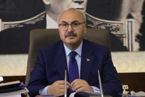 İzmir Valisi Yavuz Selim K&ouml;şger, İzmir'deki okulların depreme dayanıklılığı hakkında