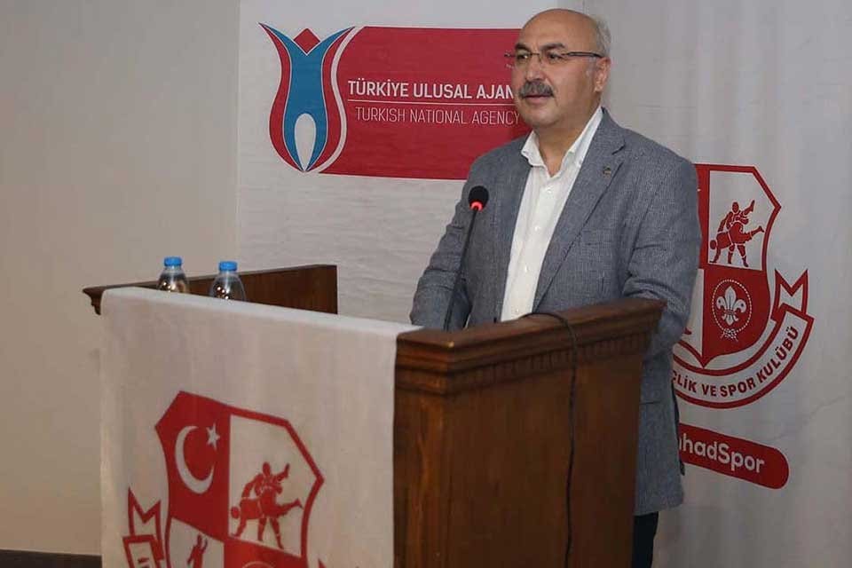 İzmir Valisi Yavuz Selim K&ouml;şger, İmam Hatipliler ve Mezunlar Derneği