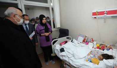 Vali Köşger’den İzmir’e getirilen depremzedelere ziyaret