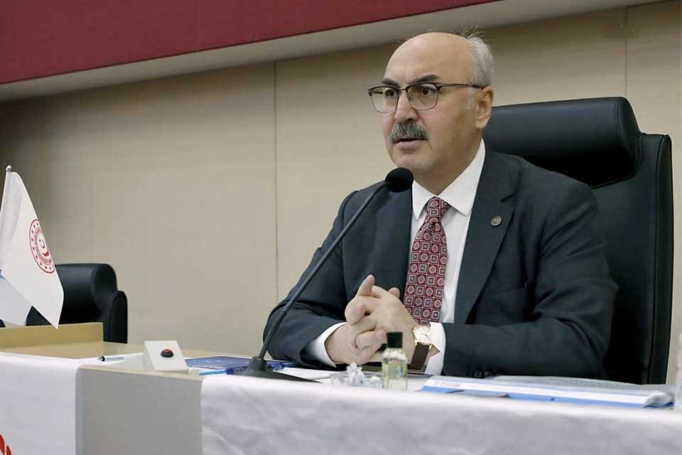 İzmir Valisi Yavuz Selim K&ouml;şger, 5 milyonuncu doz aşının yapıldığını