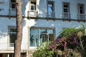 Türkiye Cumhuriyeti'nin kurucu lideri Gazi Mustafa Kemal Atatürk ve İsmet