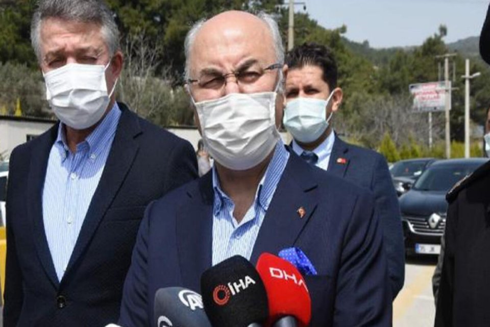 Trafik Haftası kapsamında Gazi Bulvarı'ndaki denetimlere katılan İzmir Valisi Yavuz