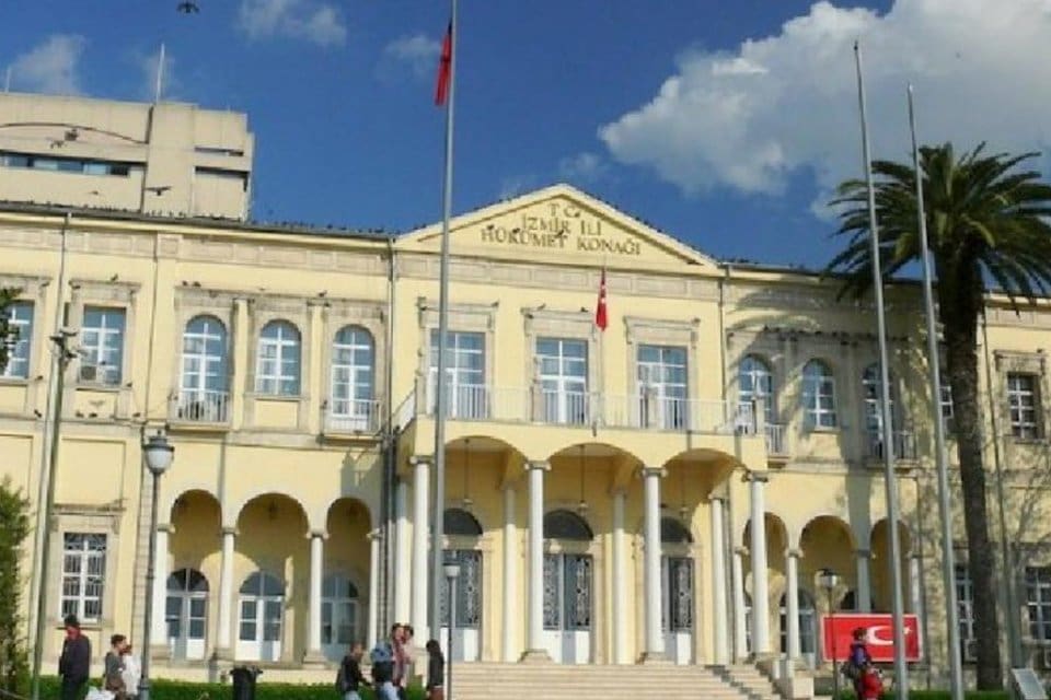 İzmir Valiliği'nden sık sorulan sorulara cevap verdi. Valilik tarafından yapılan