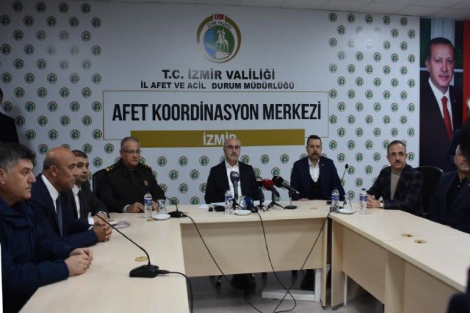 İzmir Valiliği Kahramanmaraş'ta meydana gelen ve 10 ilde yıkıma neden
