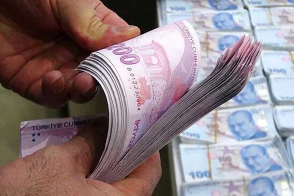 Varlıklarını TL'ye d&ouml;n&uuml;şt&uuml;ren kurumlara vergi istisnası getiren kanun teklifi TBMM