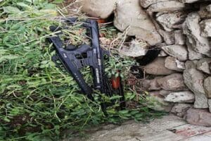 İZMİR'in Konak il&ccedil;esinde, vatandaşların ihbarı &uuml;zerine harekete ge&ccedil;en polis ekipleri,