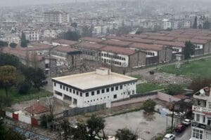 İZMİR'de 62 yıllık hizmet sonrası kapatılan ve yıkım kararı verilen