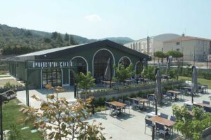 Kamusal alanları genişleterek halkın kaliteli ve ucuz hizmet alabileceği tesisler