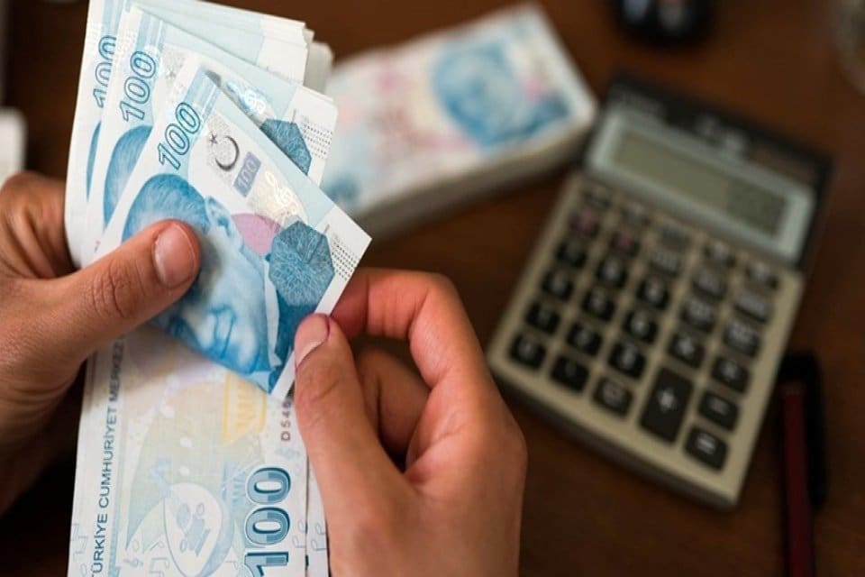 &Ccedil;eşitli muhasebe hileleriyle ya da sahte belge kullanarak devletten s&uuml;rekli