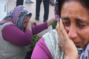 Adana'da Kronik Obstr&uuml;ktif Akciğer Hastalığı (KOAH) bulunan&nbsp;eşi &ccedil;alışamadığı i&ccedil;in kaldırımda