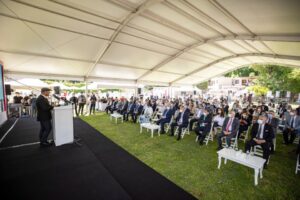 İzmir Büyükşehir Belediyesi ve İzmir Vakfı Başkanı Tunç Soyer, bir