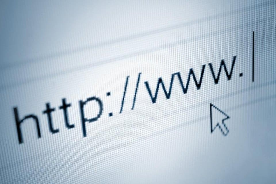 'DW T&uuml;rk&ccedil;e' ile 'Amerika'nın Sesi' web sitelerine lisans başvurularını yapmadıkları