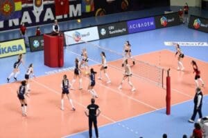 Sigorta Shop Kadınlar Voleybol 1'inci Ligi'nde Play-Off finaline y&uuml;kselen 4