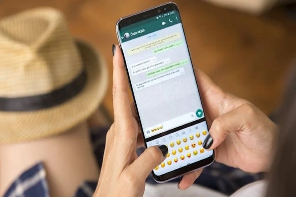 D&uuml;nyanın en pop&uuml;ler anlık mesajlaşma uygulaması WhatsApp, kullanıcıların grup konuşmaları