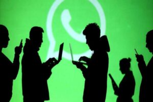 Facebook'un sahibi olduğu WhatsApp, son güncellemeyle ilgili kafa karışıklığı olduğunu