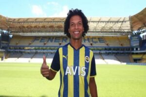 Fenerbah&ccedil;e Kul&uuml;b&uuml;, Brezilyalı oyuncu Willian Arao ile 2+1 yıllık s&ouml;zleşme