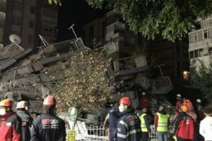 Merkez &uuml;ss&uuml; İzmir'in Seferihisar il&ccedil;esi a&ccedil;ıkları olan, 30 Ekim 2020'de