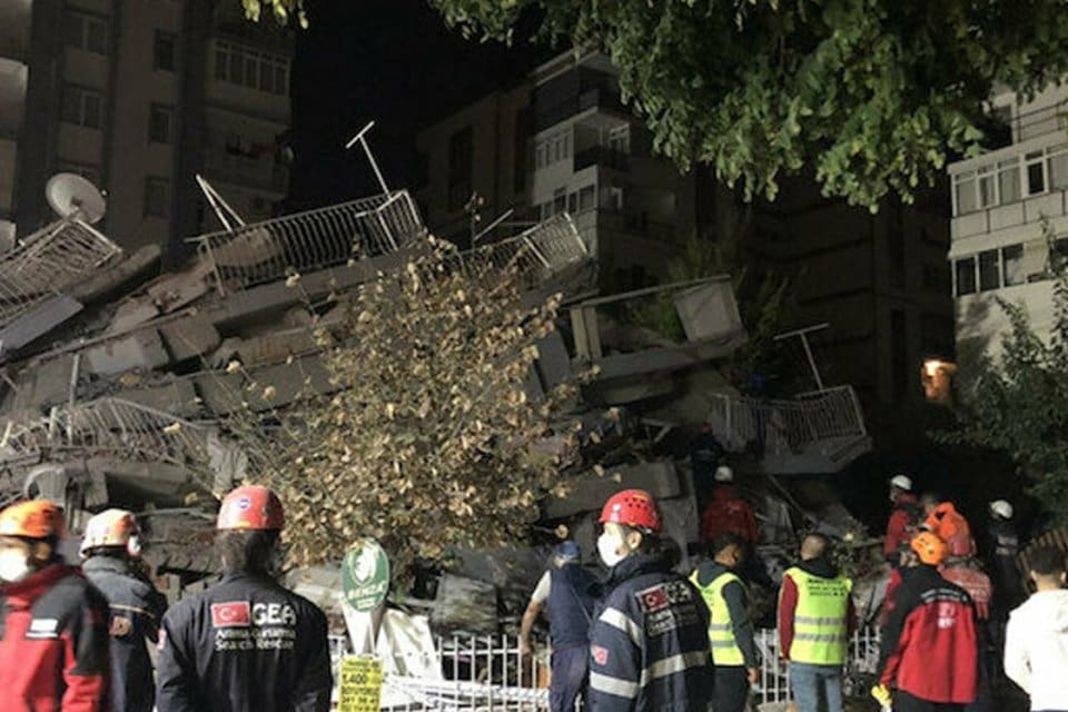 Merkez &uuml;ss&uuml; İzmir'in Seferihisar il&ccedil;esi a&ccedil;ıkları olan, 30 Ekim 2020'de