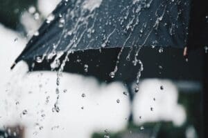 Meteoroloji uzmanı Cengiz &Ccedil;elik, bug&uuml;nden itibaren yurdun b&uuml;y&uuml;k b&ouml;l&uuml;m&uuml;nde yağmurların