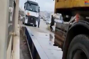 Yalova'nın Altınova il&ccedil;esinde tersanede &ccedil;alışan 5 iş&ccedil;i, silahlı saldırıda yaralandı.