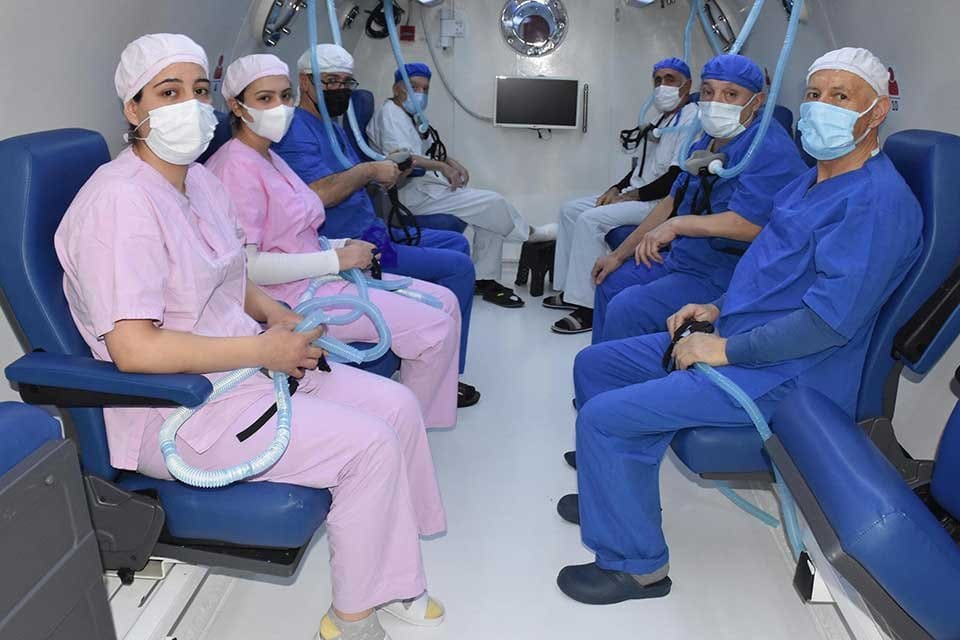 İzmir'in Bayraklı il&ccedil;esinde oturan Murat &Ccedil;ığ (51), gittiği kaplıcada ayaklarını