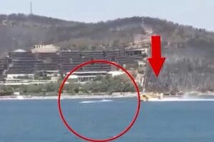 Muğla'nın Milas ve Bodrum il&ccedil;esindeki orman yangınlarına m&uuml;dahale i&ccedil;in denizden
