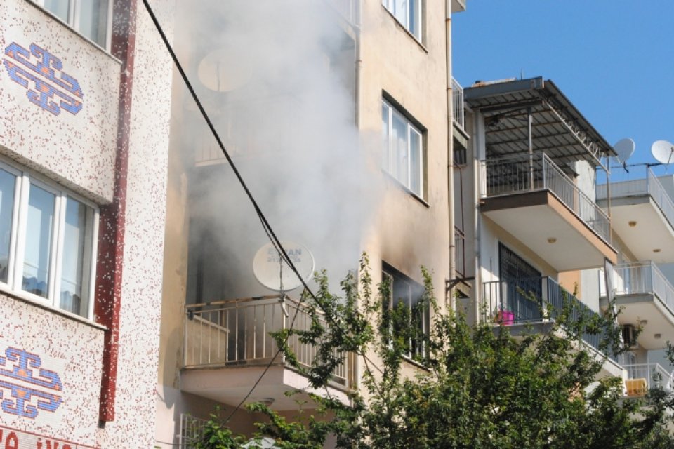 Aydın'da m&uuml;dahale ettiği yangın sonrası fenalaşıp hastanede &ouml;len itfaiye personelinin