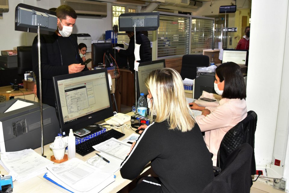 Bornova Belediyesi vatandaşların belediyeye olan borçlarını yapılandırmaya devam ediyor. Yapılandırma