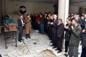 Aydın'ın Germencik il&ccedil;esinde kaza yapan Rus turist Anna Tinkina'ya m&uuml;dahale