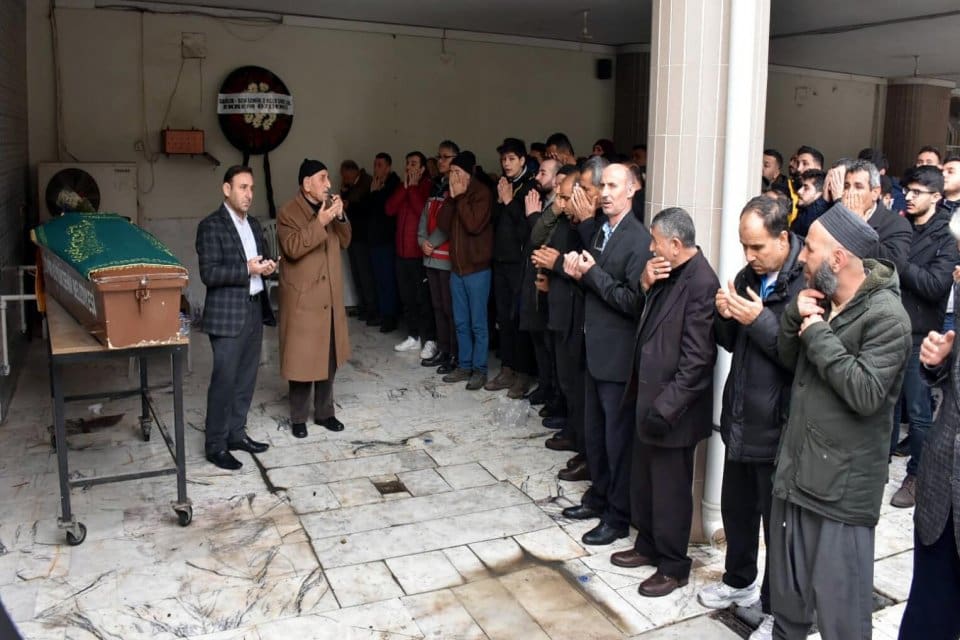 Aydın'ın Germencik il&ccedil;esinde kaza yapan Rus turist Anna Tinkina'ya m&uuml;dahale