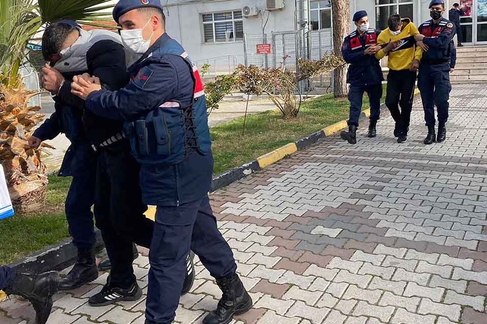İZMİR'in Urla, Aliağa, Bayındır ve Menemen ilçelerinde yardım dağıtma bahanesiyle