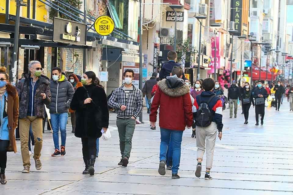 Yargıtay, sokakta fotoğrafı &ccedil;ekilen kişinin şikayetini haklı buldu. Sokak kamusal
