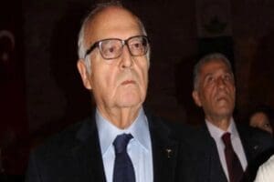 Yargıtay Onursal Cumhuriyet Başsavcısı Sabih Kanadoğlu 84 yaşında yaşamını yitirdi.