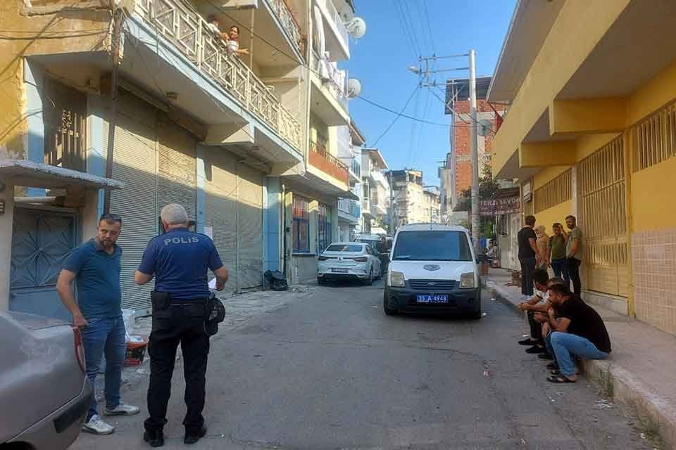 İZMİR'in Buca il&ccedil;esinde iddiaya g&ouml;re eşi ile yasak aşk yaşadığı