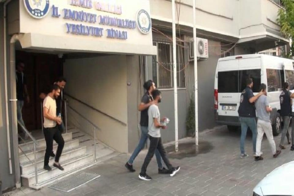 İzmir merkezli 10 ilde vatandaşları y&uuml;ksek kar vaadi 'forex' y&ouml;ntemiyle